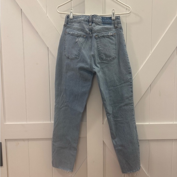 Abercrombie & Fitch The Mom High Rise Curve Love Jeans - Picture 3 of 5